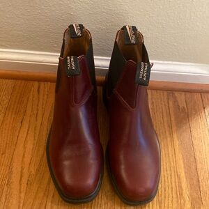 Blundstone Burgundy Leather Ankle Boots